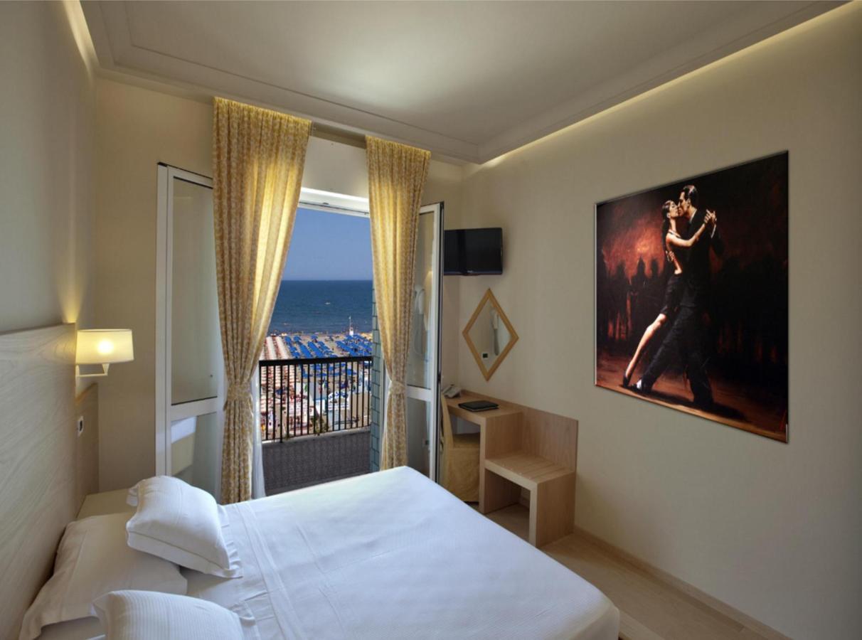 Hotel Ghirlandina Rimini Værelse billede
